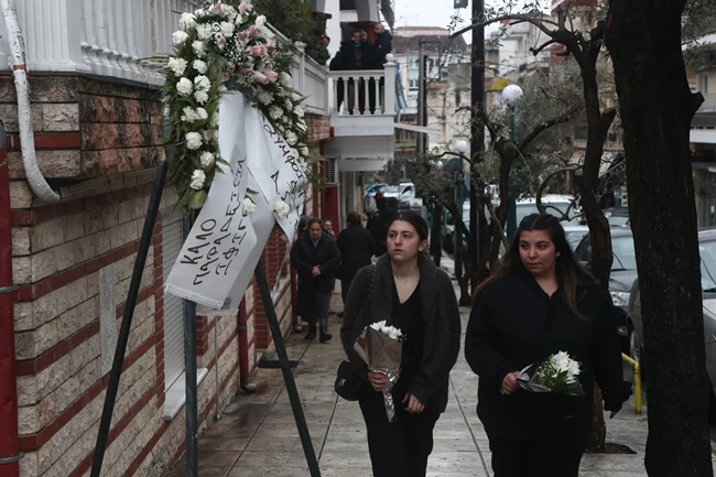 ΚΗΔΕΙΑ ΙΦΙΓΕΝΕΙΑΣ ΤΡΕΝΑ ΤΕΜΠΗ