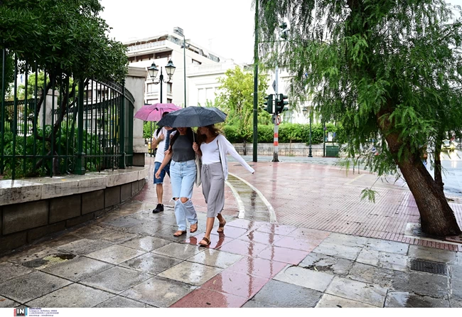 Εντονα καιρικά φαινόμενα και σήμερα: Ισχυρές καταιγίδες σε όλη τη χώρα - Ποιες περιοχές είναι στο "μάτι του κυκλώνα"