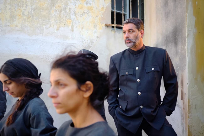Αγριες Μέλισσες - spoiler: Η κρυφή σχέση του Σέργιου Σεβαστού με τον Βόσκαρη και τα βασανιστήρια στην Ελένη