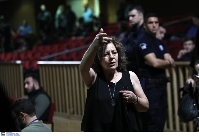 ΔΙΚΗ ΧΡΥΣΗΣ ΑΥΓΗΣ