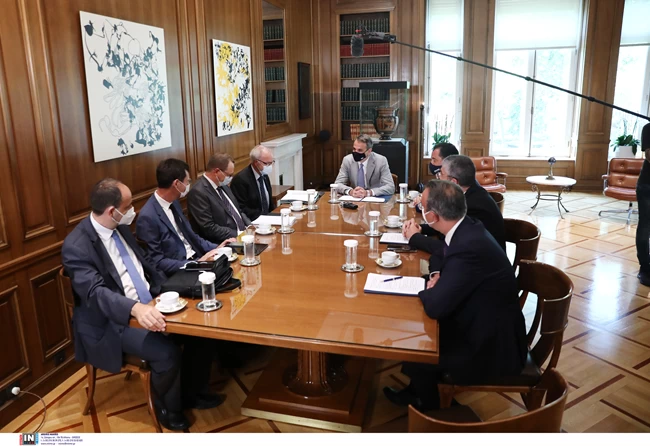 Συνάντηση Μητσοτάκη με τον πρόεδρο της ΕΤΕπ: "Υπάρχει πλέον η κατάλληλη δυναμική για μια επενδυτική έκρηξη"