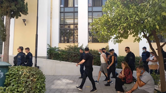 βιαστής Πετράλωνα