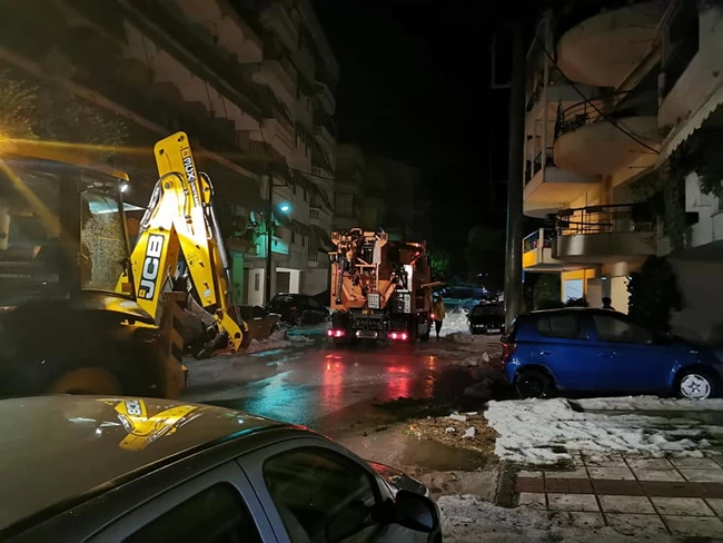 Απίστευτο χαλάζι στη Δράμα - Εγκλωβίστηκαν άνθρωποι στα αυτοκίνητά τους