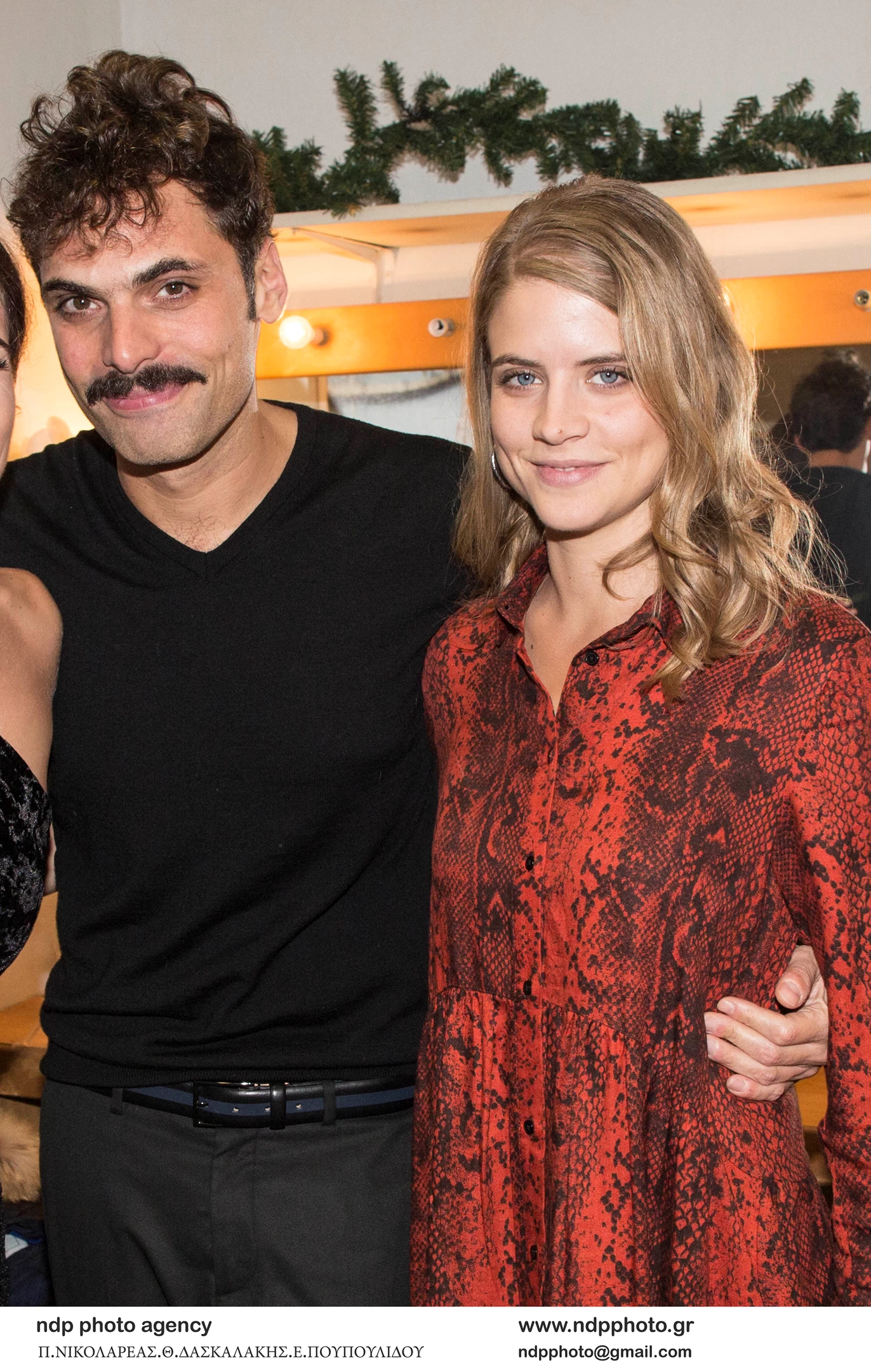 Danah Mixalakh Ta Sxedia Gamoy Me Ton Syntrofo Ths Symfwno Symbiwshs H People Amp Style Eidhseis