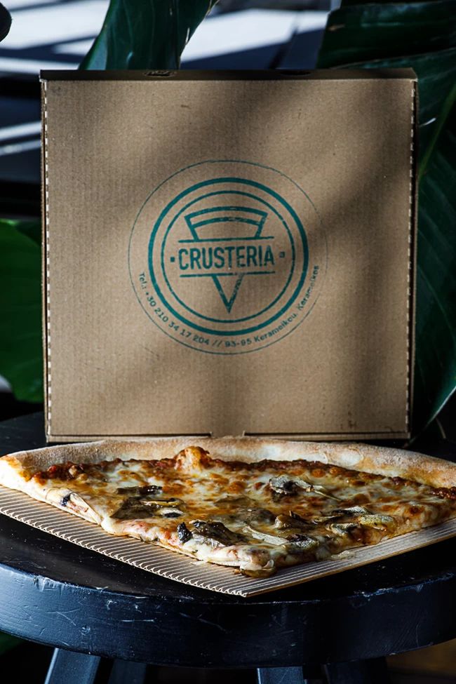 Crusteria: Στον Κεραμεικό για την πιο ροκ πίτσα της Αθήνας