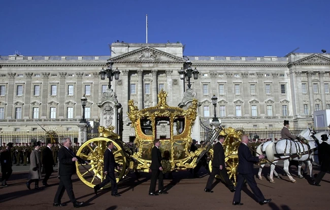 golden jubilee queen elizabeth