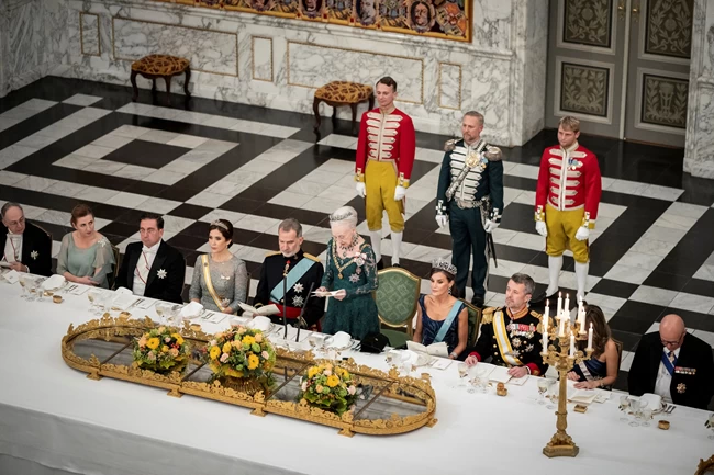 royal dinner