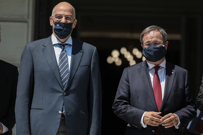 Δένδιας Λάσετ