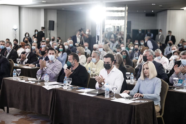 Γεννηματά: Ο ΣΥΡΙΖΑ δεν μπορεί, εμείς είμαστε η πραγματική αξιωματική αντιπολίτευση [εικόνες]