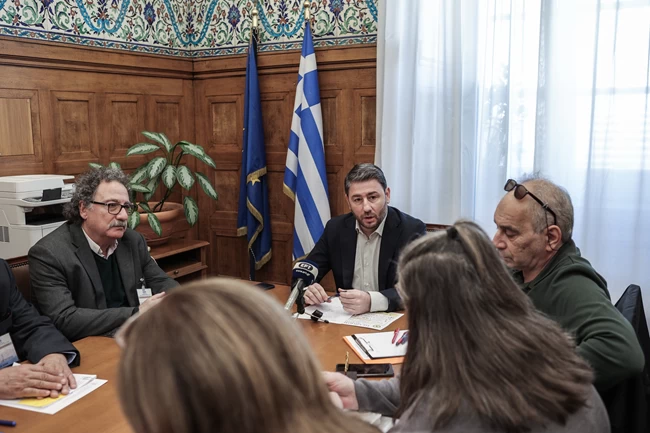 ΑΝΔΡΟΥΛΑΚΗΣ ΤΡΙΤΕΚΝΟΙ