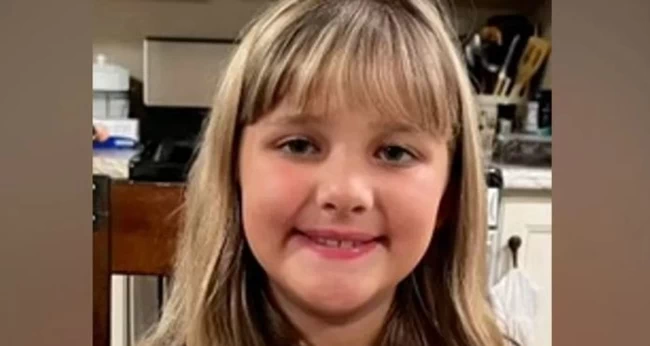 ΗΠΑ ΝΕΑ ΥΟΡΚΗ ΚΟΡΙΤΣΑΚΙ ΠΟΥ ΣΩΘΗΚΕ ΑΠΟ ΑΠΑΓΩΓΕΑ