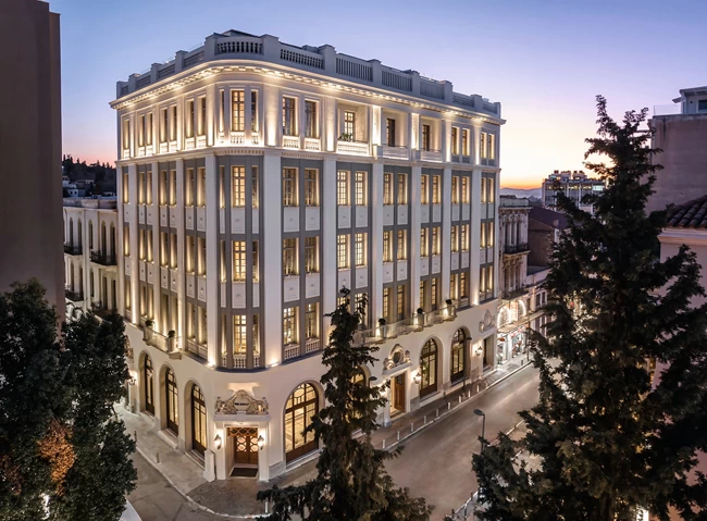 Κοσμοπολίτικες γιορτές με το πνεύμα Jolly Dolli: Φέτος τα Χριστούγεννα στην Αθήνα θα είναι μαγικά στον κόσμο του The Dolli