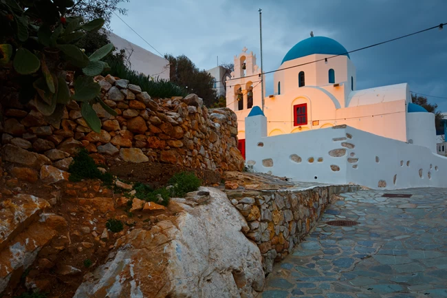 Η "μάγισσα" του Αιγαίου που δεν θα ξεχάσεις ποτέ - Το άγριο και φιλόξενο νησί με τις παραδεισένιες παραλίες