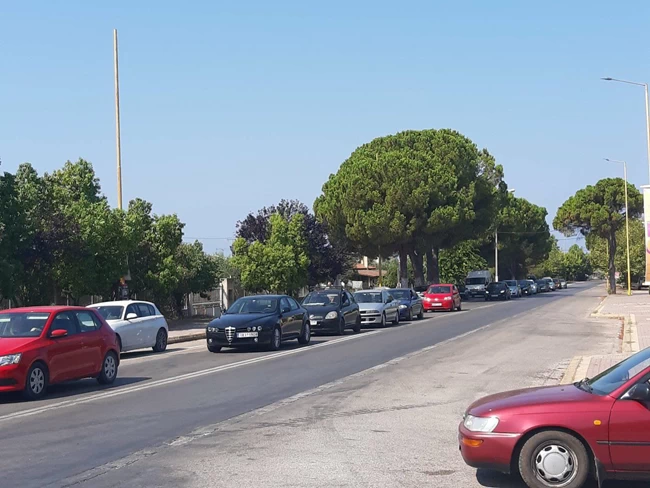 ΖΑΧΑΡΩ ΤΟ ΧΩΡΙΟ ΣΦΥΖΕΙ ΑΠΟ ΚΙΝΗΣΗ ΚΑΙ ΖΩΗ