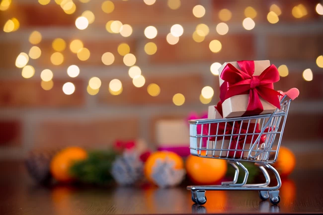 Καλάθι των Χριστουγέννων: Αυτά είναι τα 6 προϊόντα που περιλαμβάνει, εκτός (τελευταία στιγμή) μελομακάρονα και κουραμπιέδες