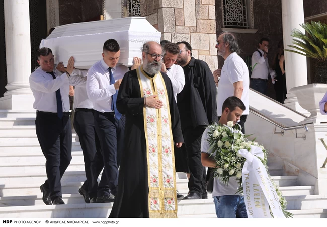 ΤΖΙΝΑ ΝΤΡΟΥΛΙΣ ΚΗΔΕΙΑ