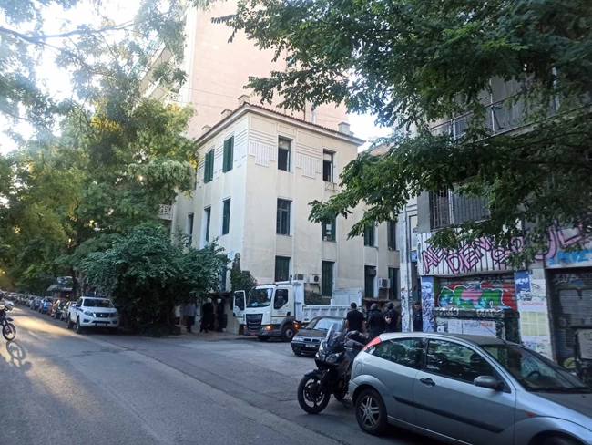 Μεγάλη αστυνομική επιχείρηση για εκκένωση κατάληψης στα Εξάρχεια - 7 προσαγωγές