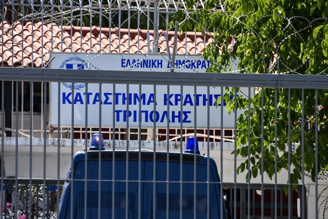 Πέτρος Φιλιππίδης
