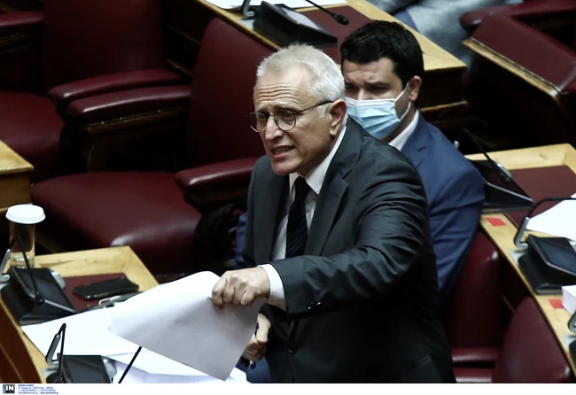 Άγρια κόντρα Πέτσα – Ραγκούση στη Βουλή για τις καταστροφές στην Καρδίτσα