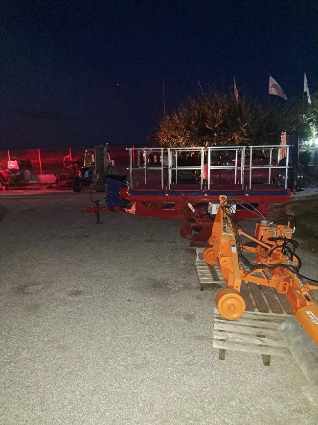 ΦΩΤΙΑ ΤΥΡΝΑΒΟΣ