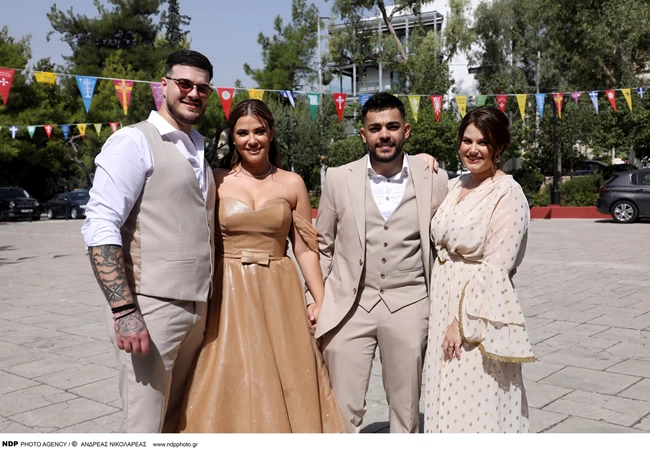 ΛΑΟΥΡΑ ΝΑΡΓΕΣ ΒΑΦΤΙΣΗ