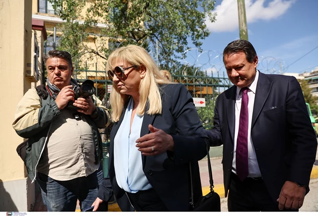 ΧΗΡΑ ΚΑΡΑΪΒΑΖ
