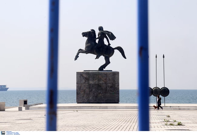Κορονοϊός: Τι αλλάζει σε Θεσσαλονίκη και Σέρρες από αύριο το πρωί - Πώς θα παίρνουν οι γονείς τα παιδιά τους από το σχολείο