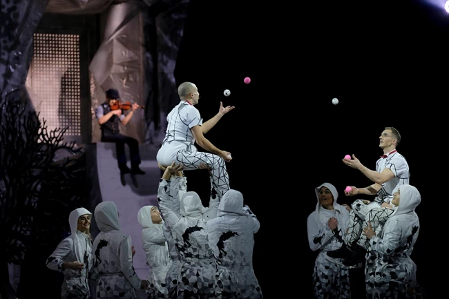 Στον "αέρα" το διάσημο Cirque du Soleil λόγω κορονοϊού - Τι λέει Ελληνίδα εργαζόμενη [Βίντεο]