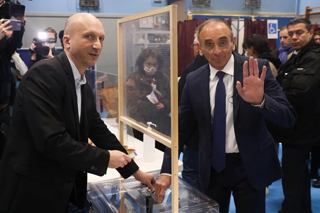 ΓΑΛΛΙΑ ΕΚΛΟΓΕΣ ΖΕΜΟΥΡ ΨΗΦΙΖΕΙ
