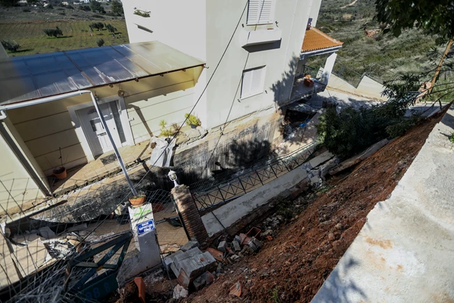 Λέκκας για καθίζηση στο Νέο Βουτζά: Δεν σώζονται τα σπίτια εκεί - Δεν κάνουν μελέτες, αλλά ξοδεύουν 60.000€ για ένα μπάνιο