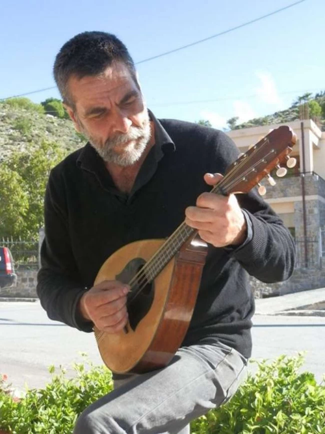 Λευτέρης Καλομοίρης