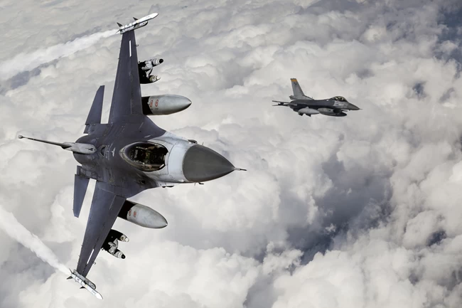 f16