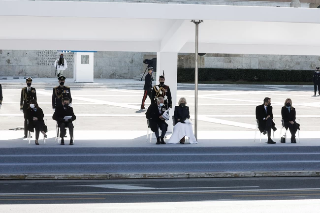 ΚΑΜΙΛΑ ΠΑΡΕΛΑΣΗ
