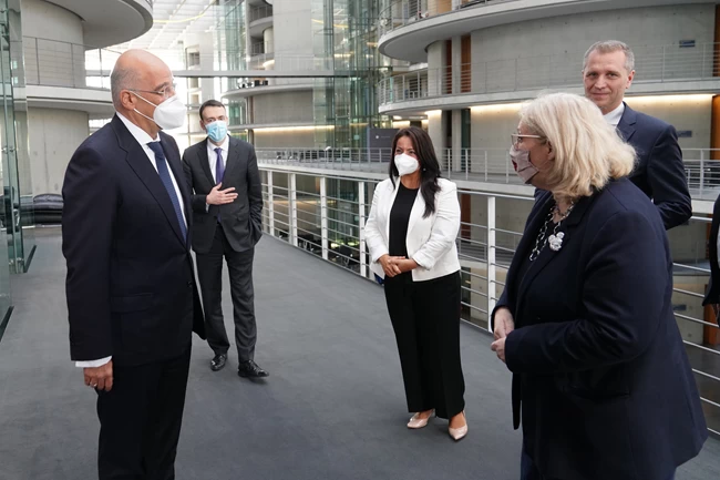 Κορονοϊός: Σε καραντίνα ο Χάικο Μάας - Αναβλήθηκε η συνάντηση με Δένδια