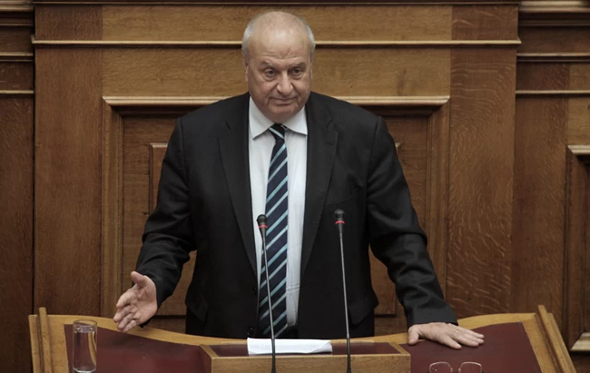 Κορονοϊός: Διασωληνωμένος στη ΜΕΘ του "Σωτηρία" ο Λεωνίδας Γρηγοράκος