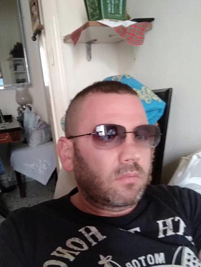 ΒΙΑΣΤΗΣ ΜΕ ΤΑΤΟΥΑΖ