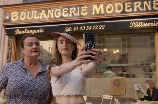 Emily in Paris Boulangerie Moderne
