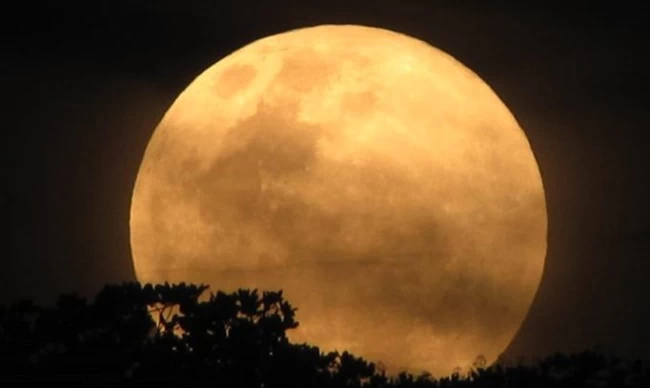 Έχει πανσέληνο απόψε... και γιορτάζεται με ελεύθερη είσοδο σε αρχαιολογικούς χώρους και μουσεία