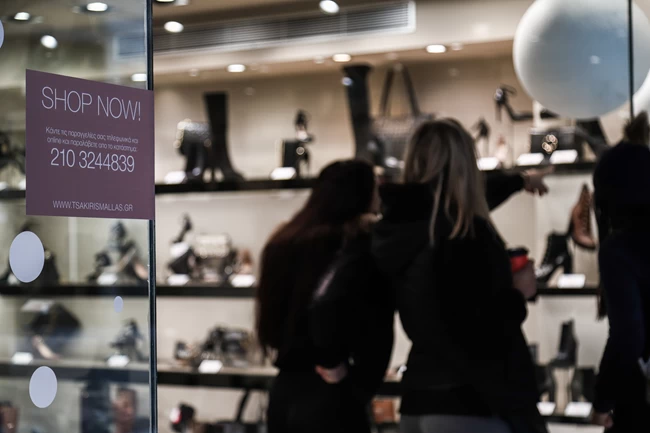 Ανοίγουν απο αύριο τα κέντρα αισθητικής για μανικιούρ- Θα είχαμε 1000 νεκρούς αν ανοίγαμε τα καταστήματα