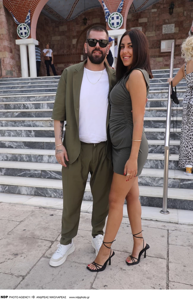 ΛΑΟΥΡΑ ΝΑΡΓΕΣ ΒΑΦΤΙΣΗ