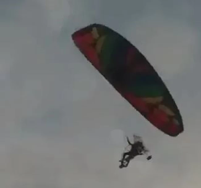 Σάλος με Γερμανό διπλωμάτη: Αυτός "έδωσε" την ιδέα στους τρομοκράτες της Χαμάς για την επίθεση με αλεξίπτωτα πλαγιάς