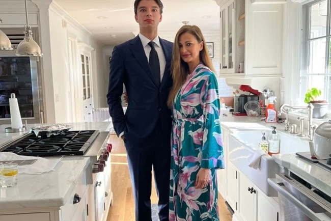 ΣΤΟΓΙΑΚΟΒΙΤΣ ΚΑΜΗΛΑ