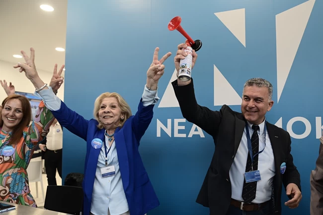 ΠΑΝΗΓΥΡΙΣΜΟΙ EXIT POLL