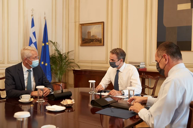Συνάντηση Μητσοτάκη με τον πρόεδρο της Fraport, Stefan Schulte