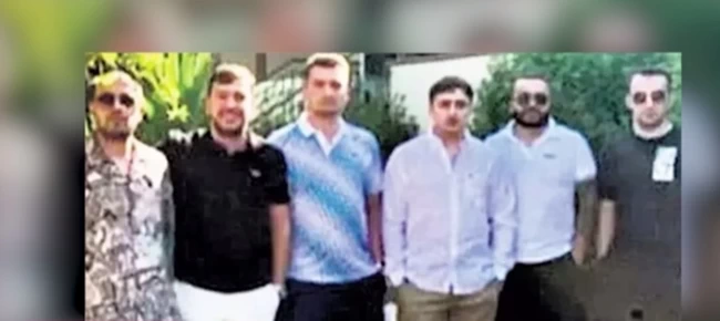 Μακελειό στη Λούτσα: Ο οδοκαθαριστής βρήκε το όπλο των δραστών - Η διαδρομή διαφυγής και οι "άγνωστοι Χ"
