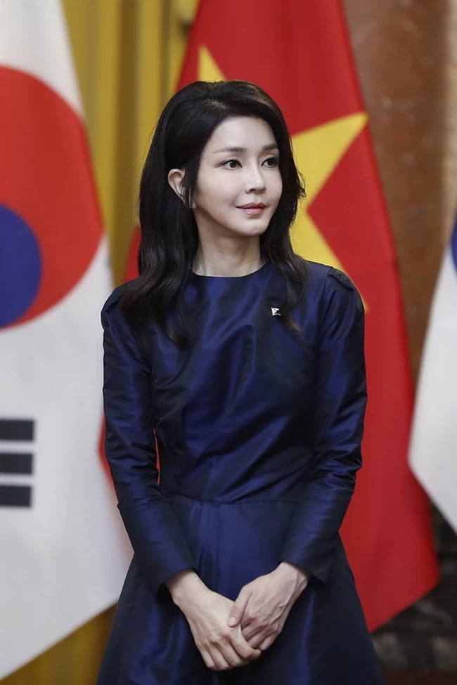 Kim Keon Hee