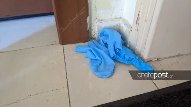 Ηράκλειο: Ξεσήκωσε τα δικαστήρια ο μητροκτόνος - Δεν μπορούσαν να τον συγκρατήσουν οι αστυνομικοί Ηράκλειο: Ξεσήκωσε τα δικαστήρια ο μητροκτόνος- Δεν μπορούσαν να τον συγκρατήσουν οι αστυνομικοί