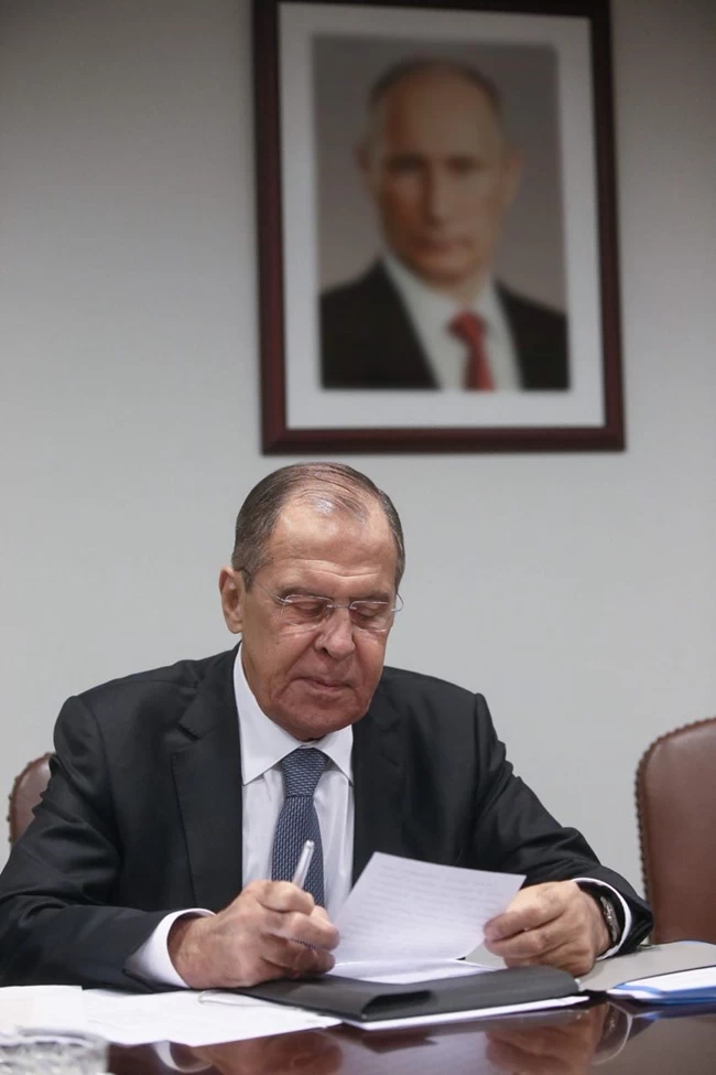 Ηχηρή παρέμβαση Λαβρόφ: Κυρίαρχο δικαίωμα κάθε κράτους τα 12 ναυτικά μίλια