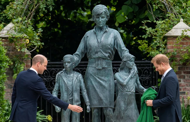 DIANA STATUE