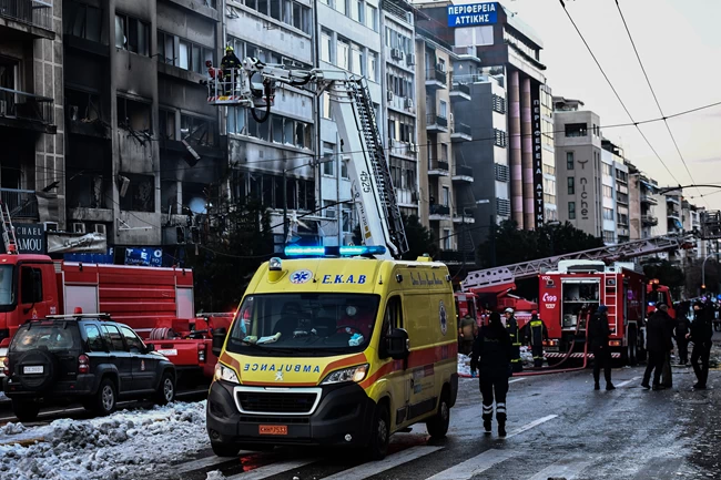Εκρηξη στη Συγγρού: Η αργία απέτρεψε την τραγωδία με τη διαρροή αερίου - Πολεμικό τοπίο από τις καταστροφές